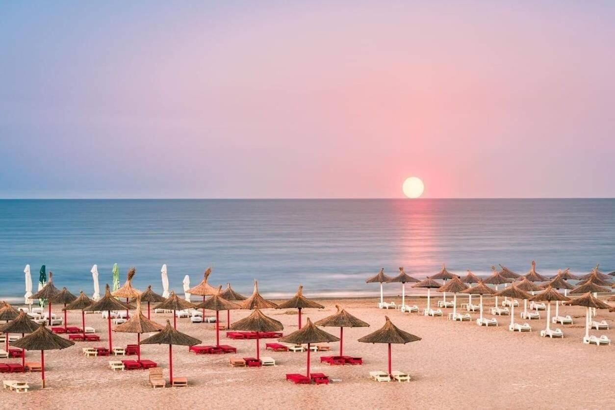 B&P Apartments Mamaia Nord 5 那沃达利 外观 照片