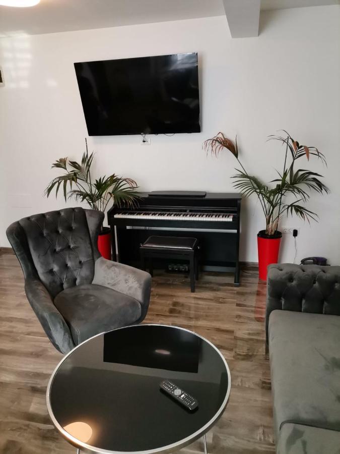 B&P Apartments Mamaia Nord 5 那沃达利 外观 照片